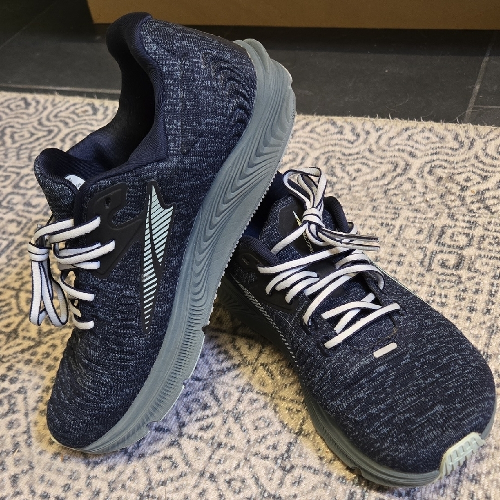 Altra Women's Navy Blue Athletic Running Shoes Size 6.5 EUC - Picture 5 of 6